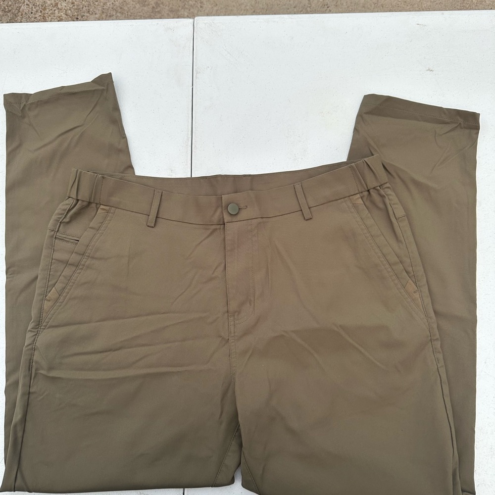 SLIGHTLY USED MEN JACK ARCHER OLIVE GREEN PERFORMANCE  PANTS 35”x30”